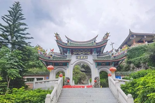 廈門有哪些有名的寺廟 最值得一去的十大寺院